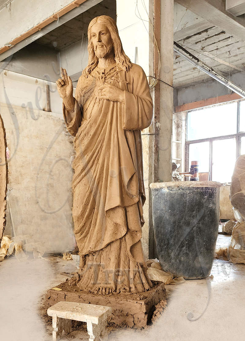 sacred heart jesus statue